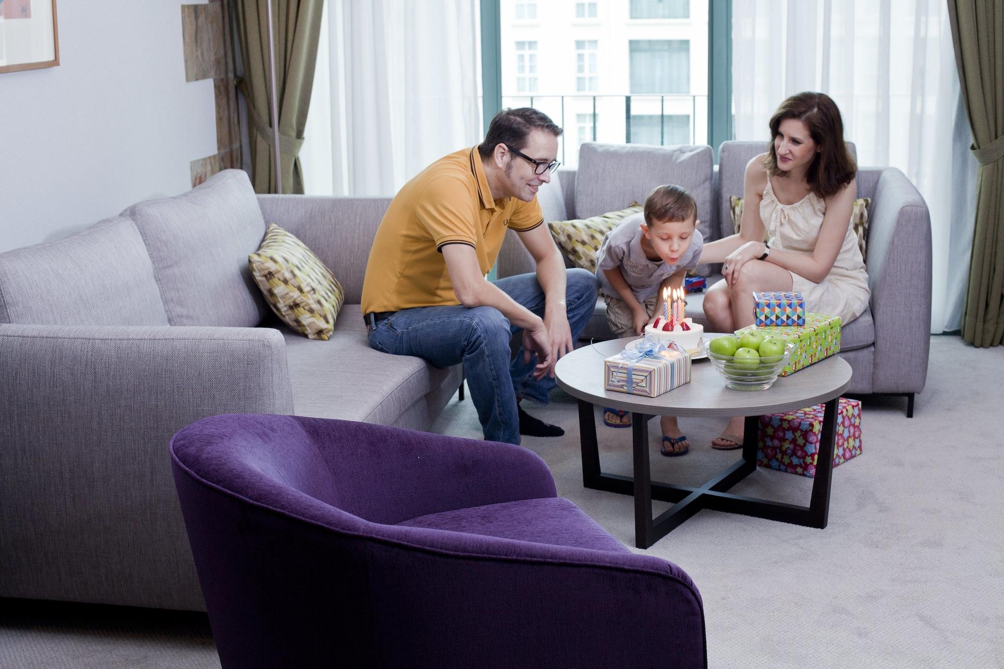 Fraser Place Robertson Walk Singapore Singapura Exterior foto Family in a living room